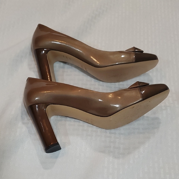 MaxMara Brown High-Heeled Pumps with a shiny Finish - Picture 12 of 16